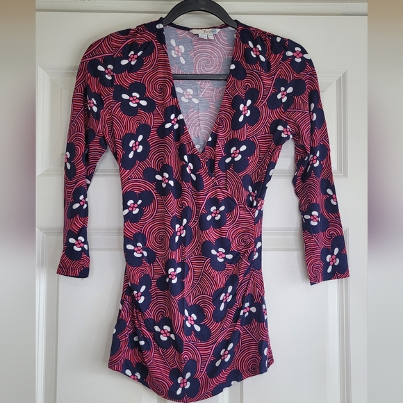 Boden Pink, Red, & Navy Groovy Floral Knit Wrap Top - Size 6 - Picture 1 of 6